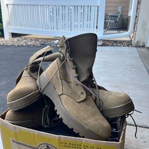 Coyote military style steel toe boots sizes 10.5